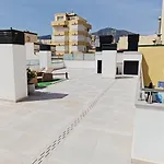 Brand New Exclusive Apartment, 100 Meter From The * 丰希罗拉