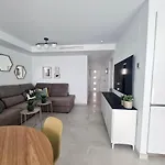 Brand New Exclusive Apartment, 100 Meter From The * 丰希罗拉