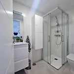 Διαμέρισμα Brand New Exclusive Apartment, 100 Meter From The
